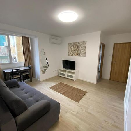 Apartament Universitate Lägenhet Bukarest Exteriör bild