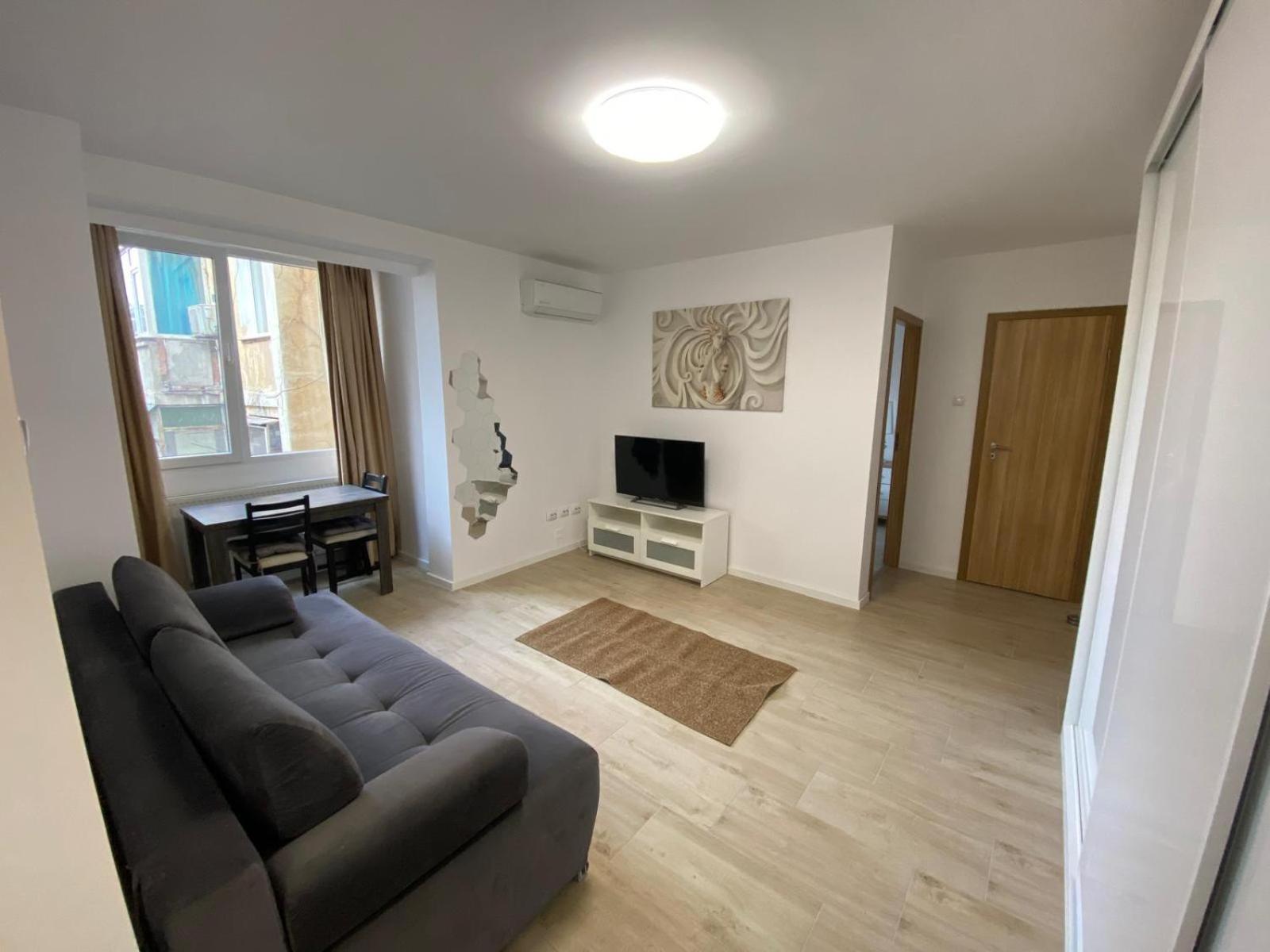 Apartament Universitate Lägenhet Bukarest Exteriör bild